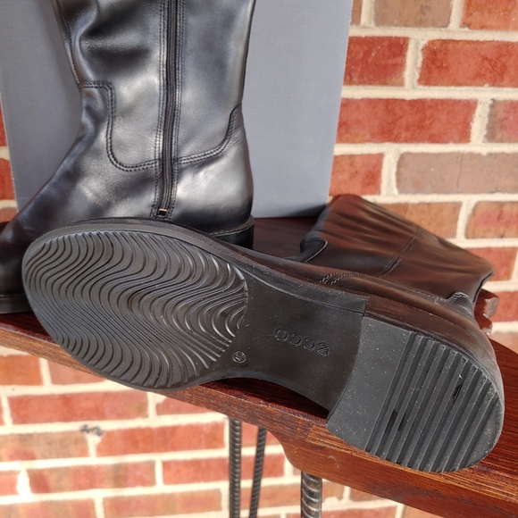 Ecco boots - Picture 3 of 4